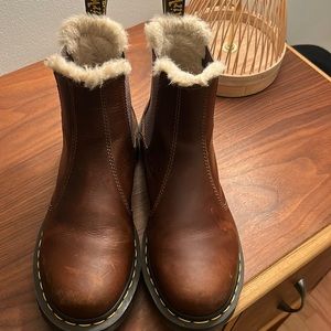 Dr. Martens 2976 Leonore Fur Lined Chelsea Boot Brown Woman Size 9 - used